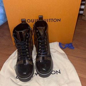 Louis Vuitton star trail ankle boot 39